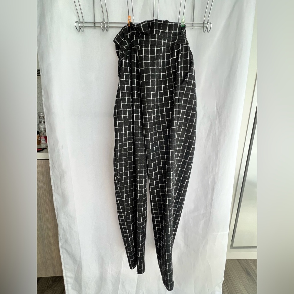 Black Plaid Pants - Ruffled - Picture 4 of 5